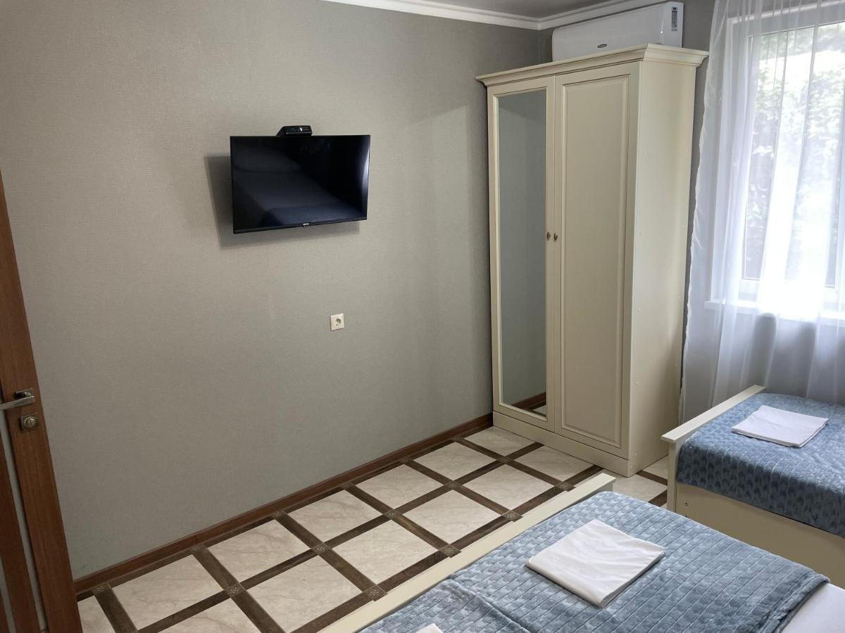 Гостевой Дом Анаит Hotel Pizunda Bagian luar foto